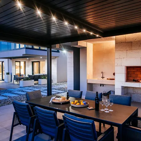Luxury With Private Pool, Sea View, Billiards & Dalmatian Tavern *