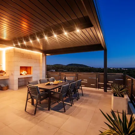 Luxury With Private Pool, Sea View, Billiards & Dalmatian Tavern