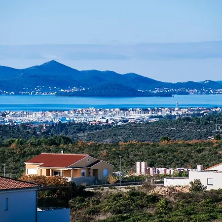 וילה Luxury Villa Amore With Private Pool, Sea View, Billiards & Dalmatian Tavern Debeljak