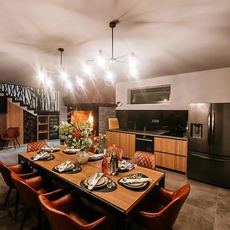 Luxury Villa Amore With Private Pool, Sea View, Billiards & Dalmatian Tavern *