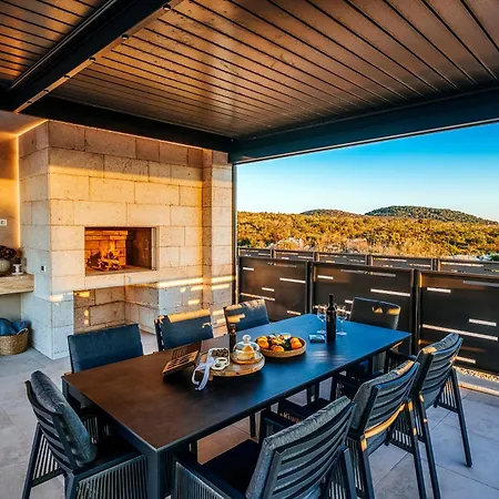 וילה Luxury Villa Amore With Private Pool, Sea View, Billiards & Dalmatian Tavern *